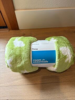 Room Essentials Lime Green and White Bunny Plush Throw